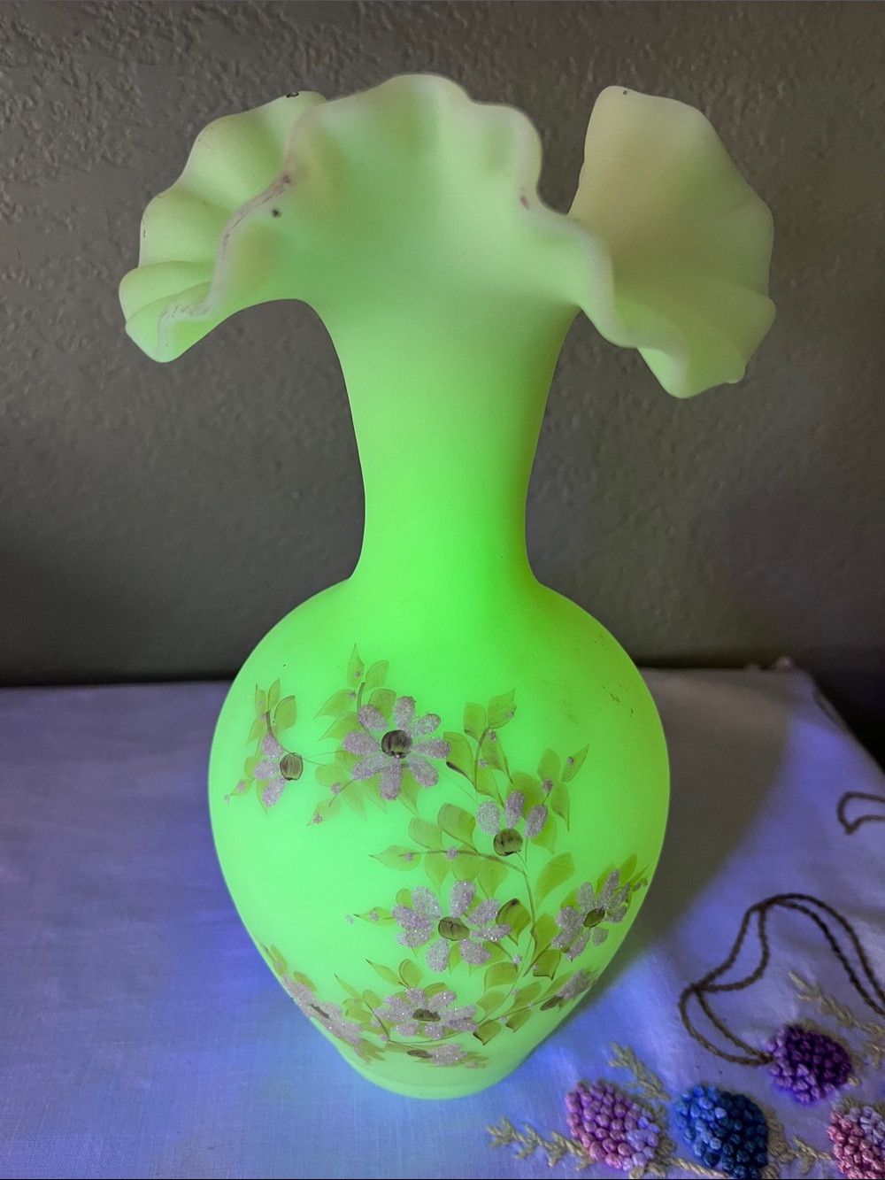 Fenton Uranium Daisy Vase Signed N Kuhne 9” tall